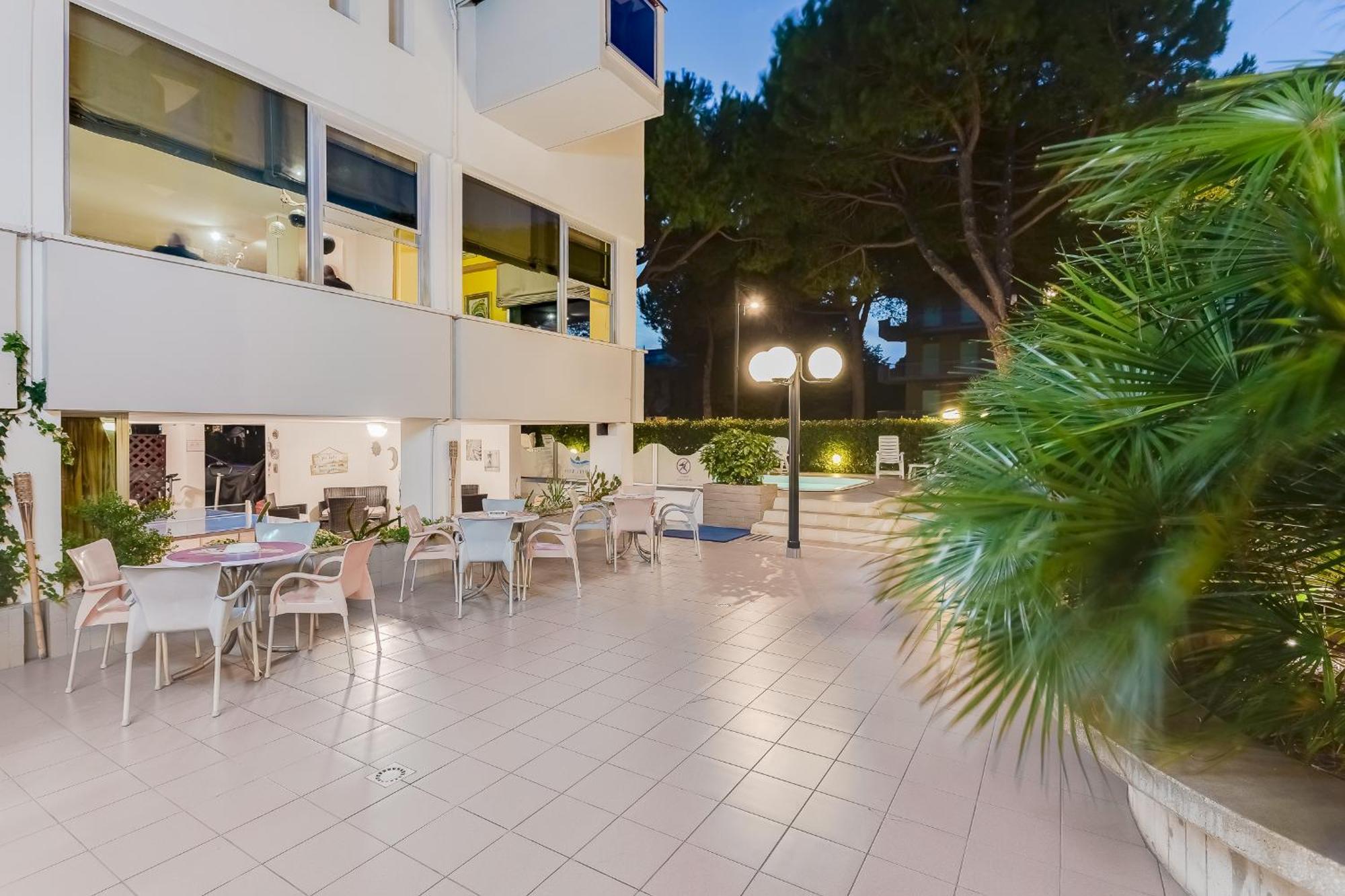 Hotel Kiss Cesenatico Extérieur photo